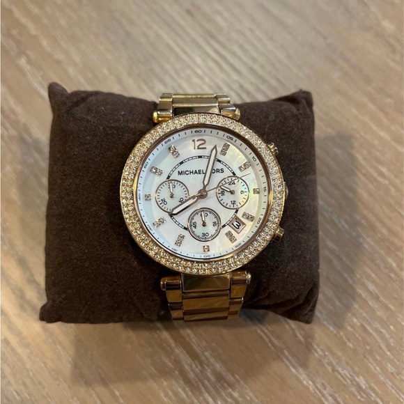 MICHAEL KORS ROSE GOLD WATCH FOR WOMEN - Picture 3 of 7